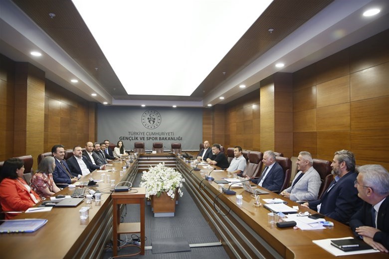 ANTRENÖRLÜK ALANINDA ULUSAL MESLEK STANDARDI HAZIRLANMASI